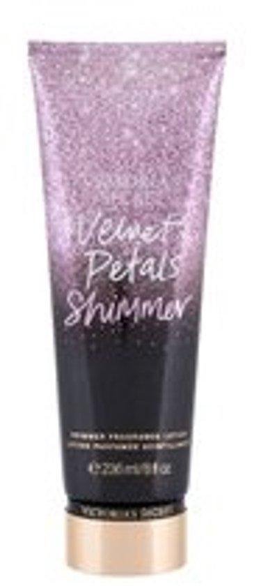 Victoria's Secret Velvet Petals Shimmer Body Lotion 236 ml (woman)