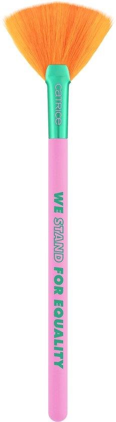 Catrice Who I Am Highlighter Brush 1 stuk